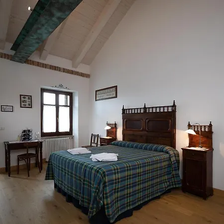Agriturismo Erbaluna Farm stay *