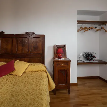 Agriturismo Erbaluna Szálloda La Morra