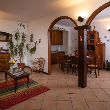 Farm stay Agriturismo Erbaluna La Morra