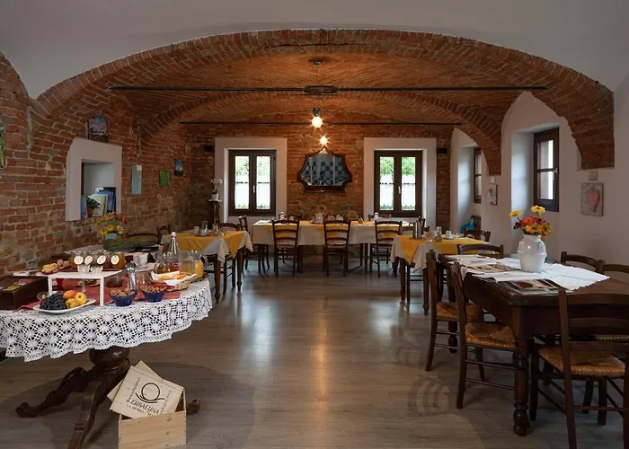 Agriturismo Erbaluna Hotel La Morra
